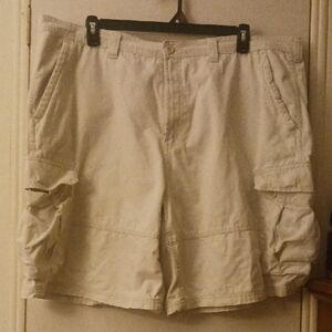Faded Glory Men's Cargo Shorts in Light Khaki